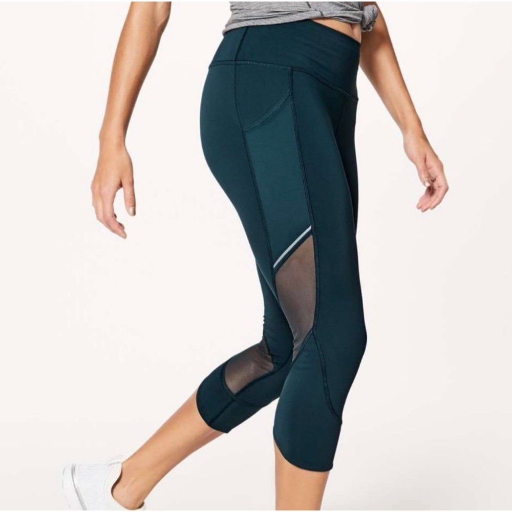 Lululemon Home Stretch Crop 19" Submarine Size 8 Teal Mesh Side Pockets leggings
